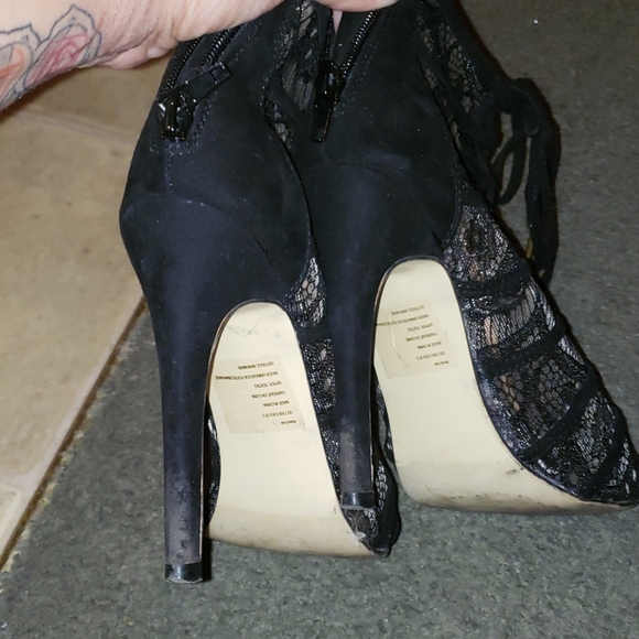 High heels - Picture 3 of 3